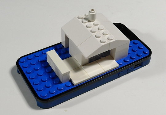 LEGO_iPhone_case_3.jpg